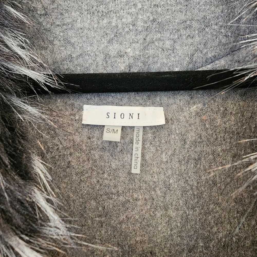 Vest - Picture 2 of 3